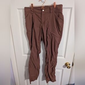Duluth Trading Co Dry On The Fly  Slim Leg Pants Size 10 x 31 Red Cargo Pocket